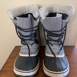Sorel Snow Shoes!
